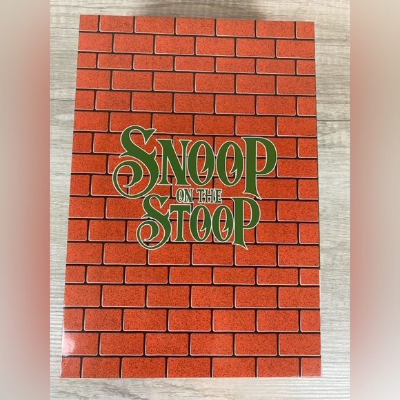 NIB 2024 EDITION SNOOP ON THE STOOP A HOOD TRADITION Red Plush Figurine NEW - Picture 5 of 6